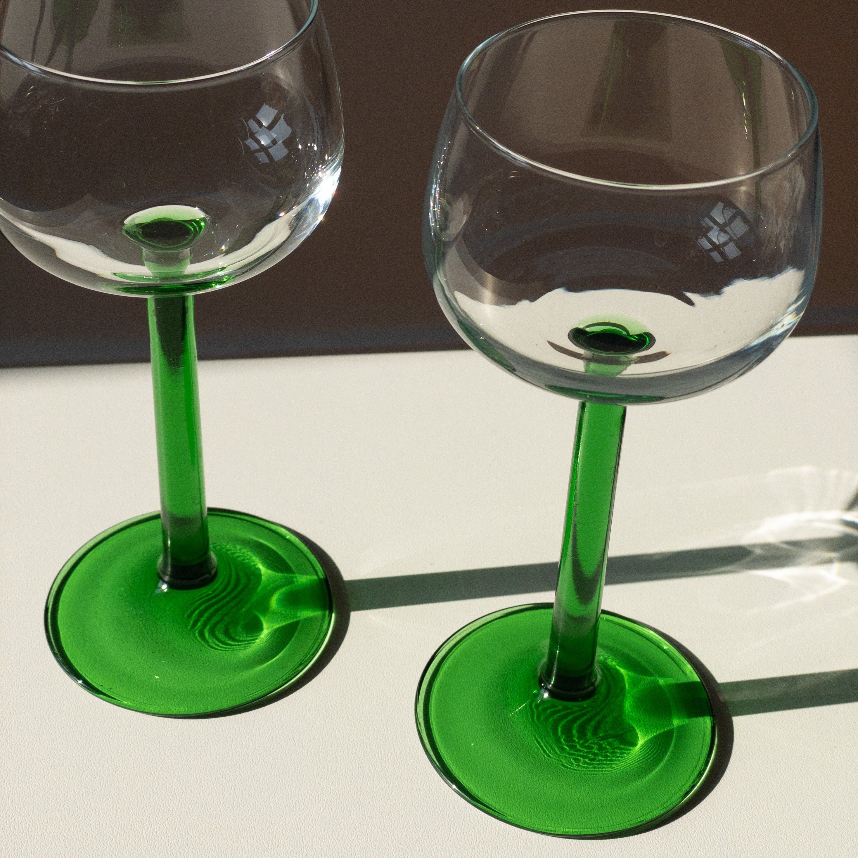 2x Vintage Luminarc wine glasses - straight stem
