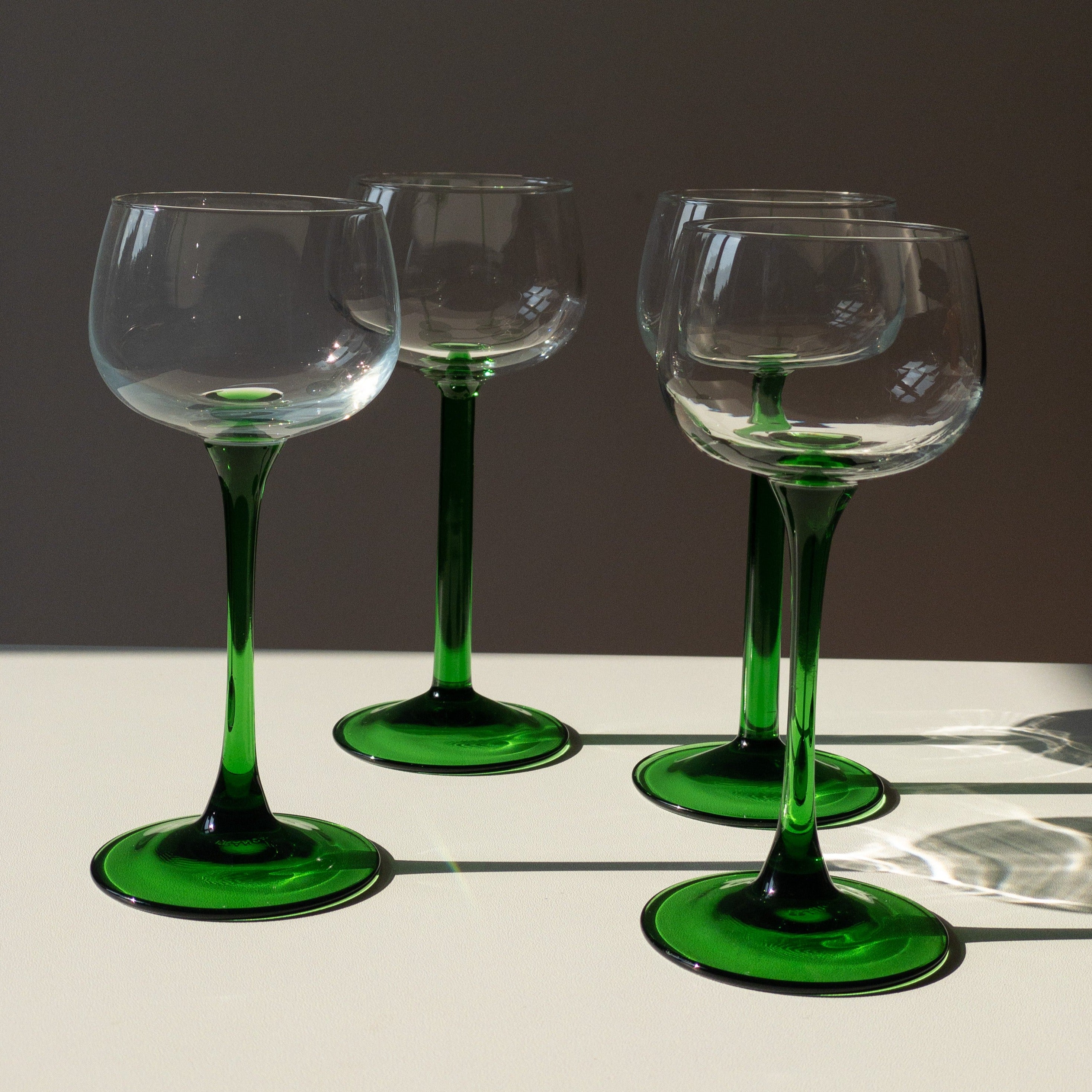 2x Vintage Luminarc wine glasses - straight stem