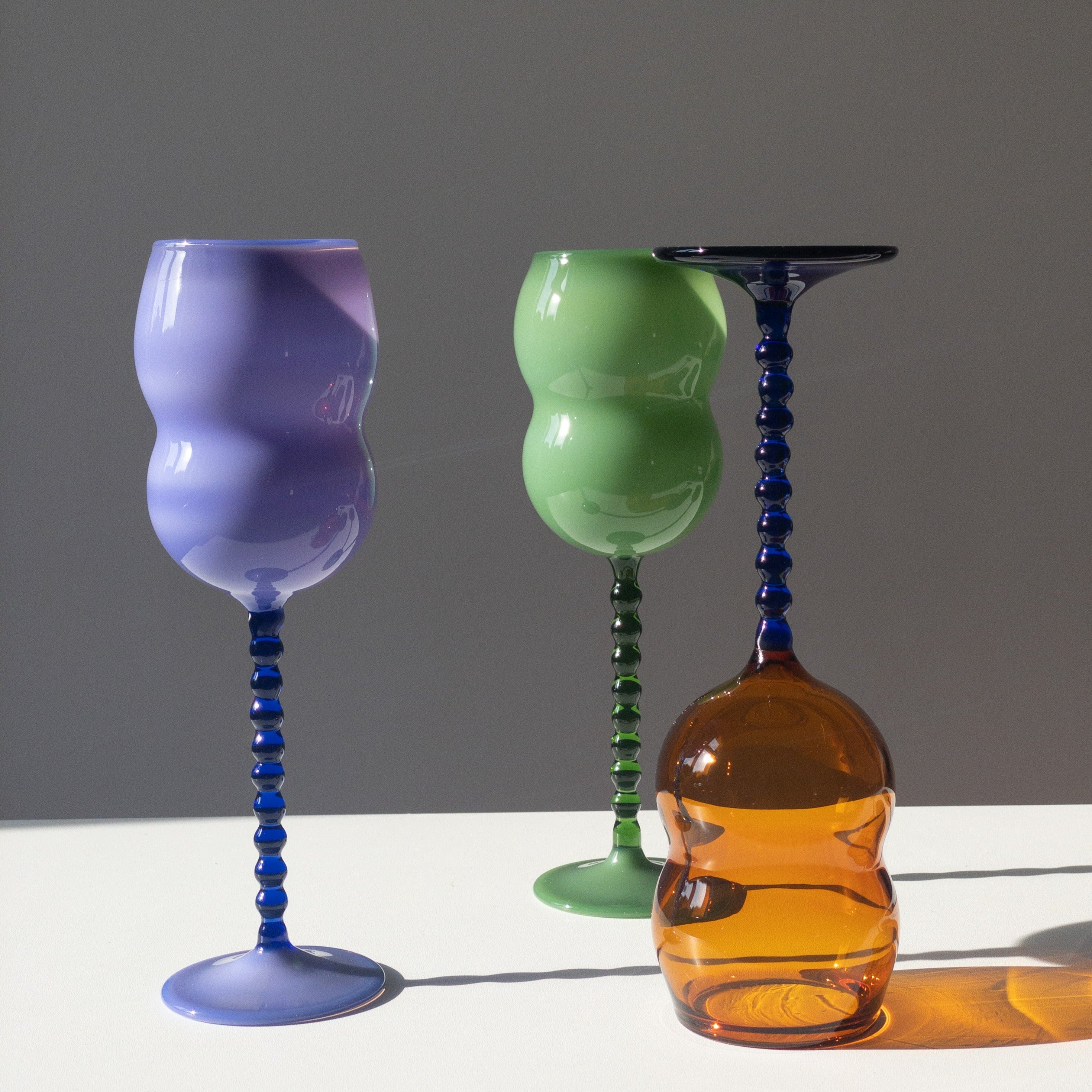 Dreamlike wine glass - green