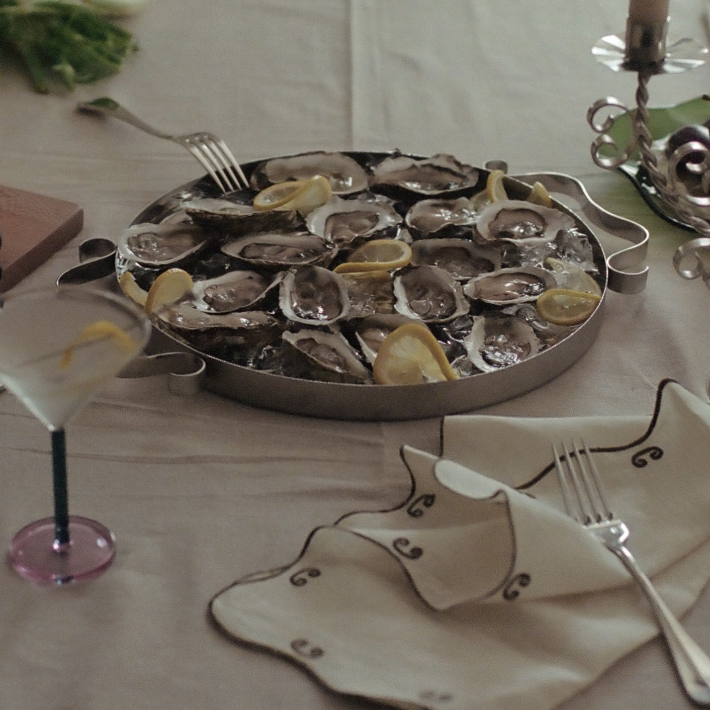 Squiggle serving tray
