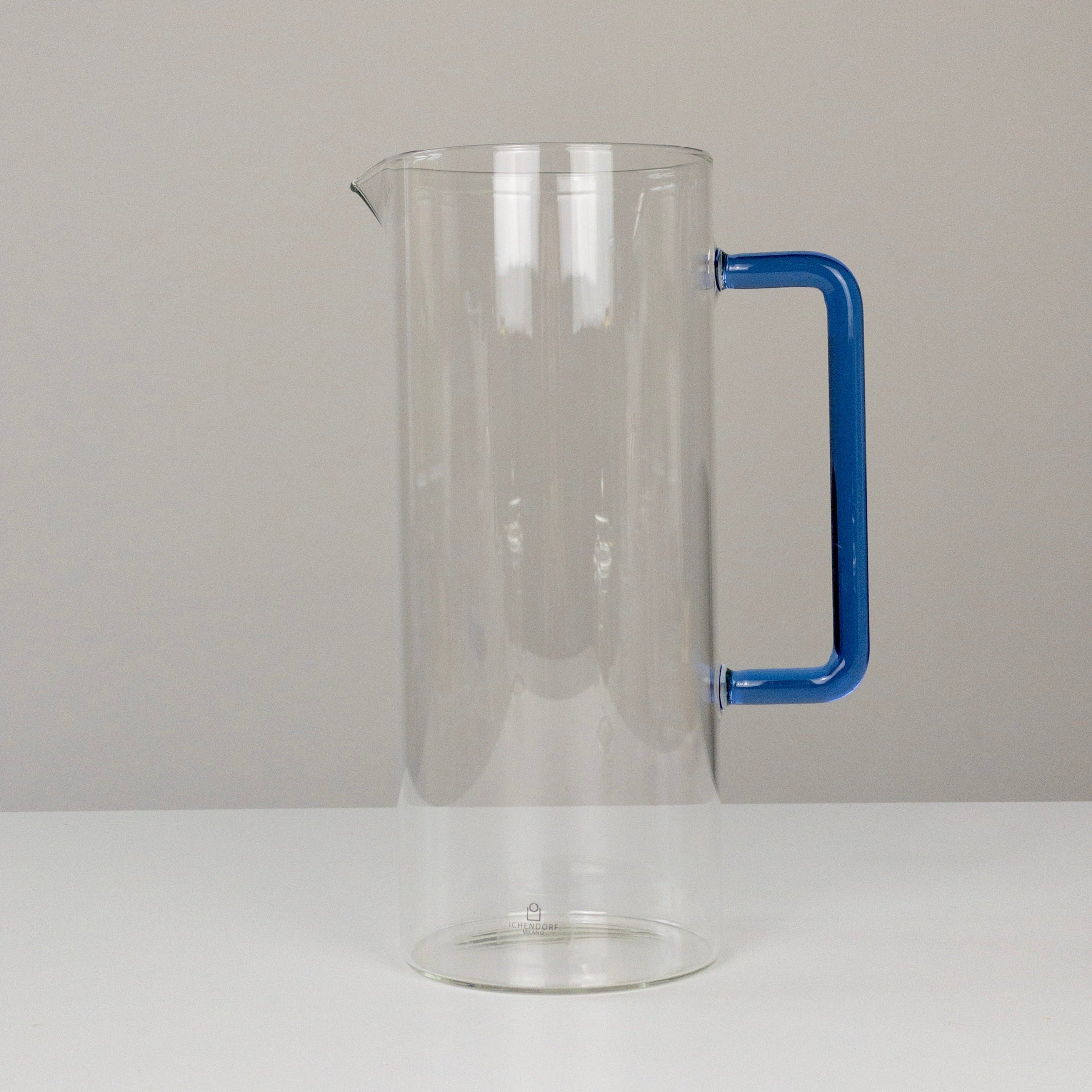 TUBE carafe