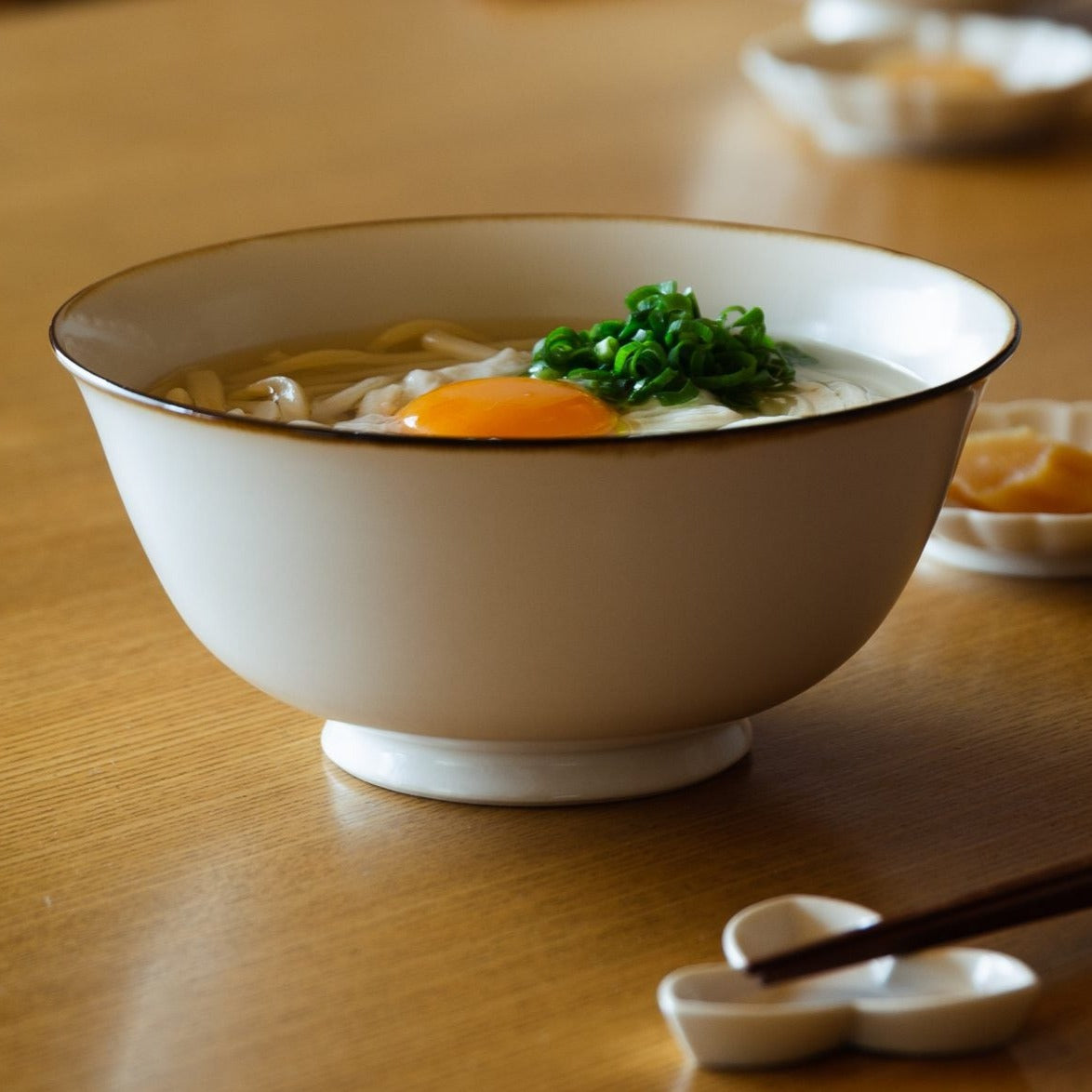 Japanese Plate Chrysanthemum - Large (M)