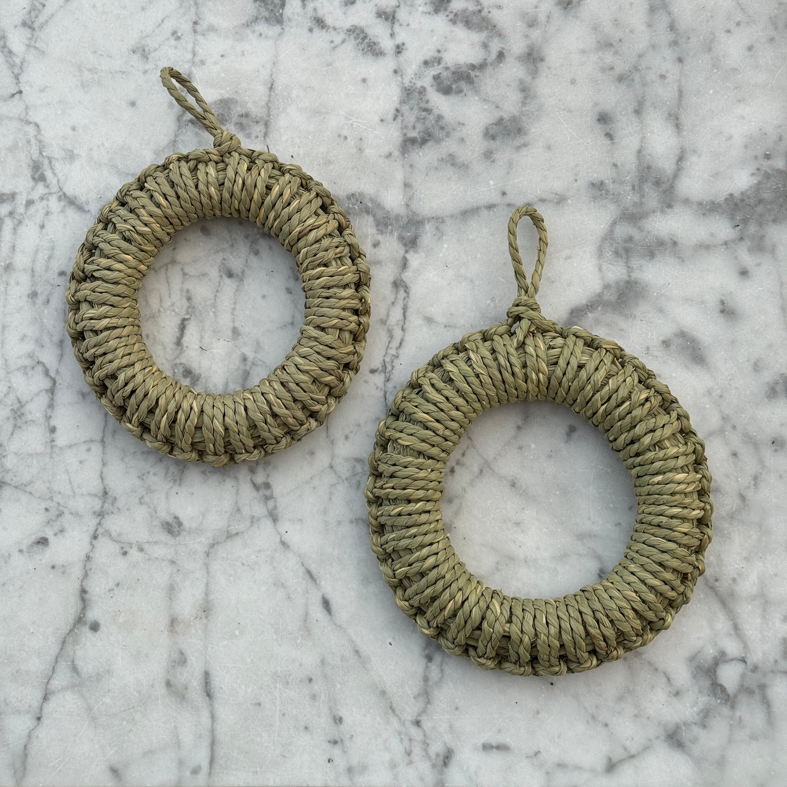 Sunami Toru Shoten – Rush Trivet