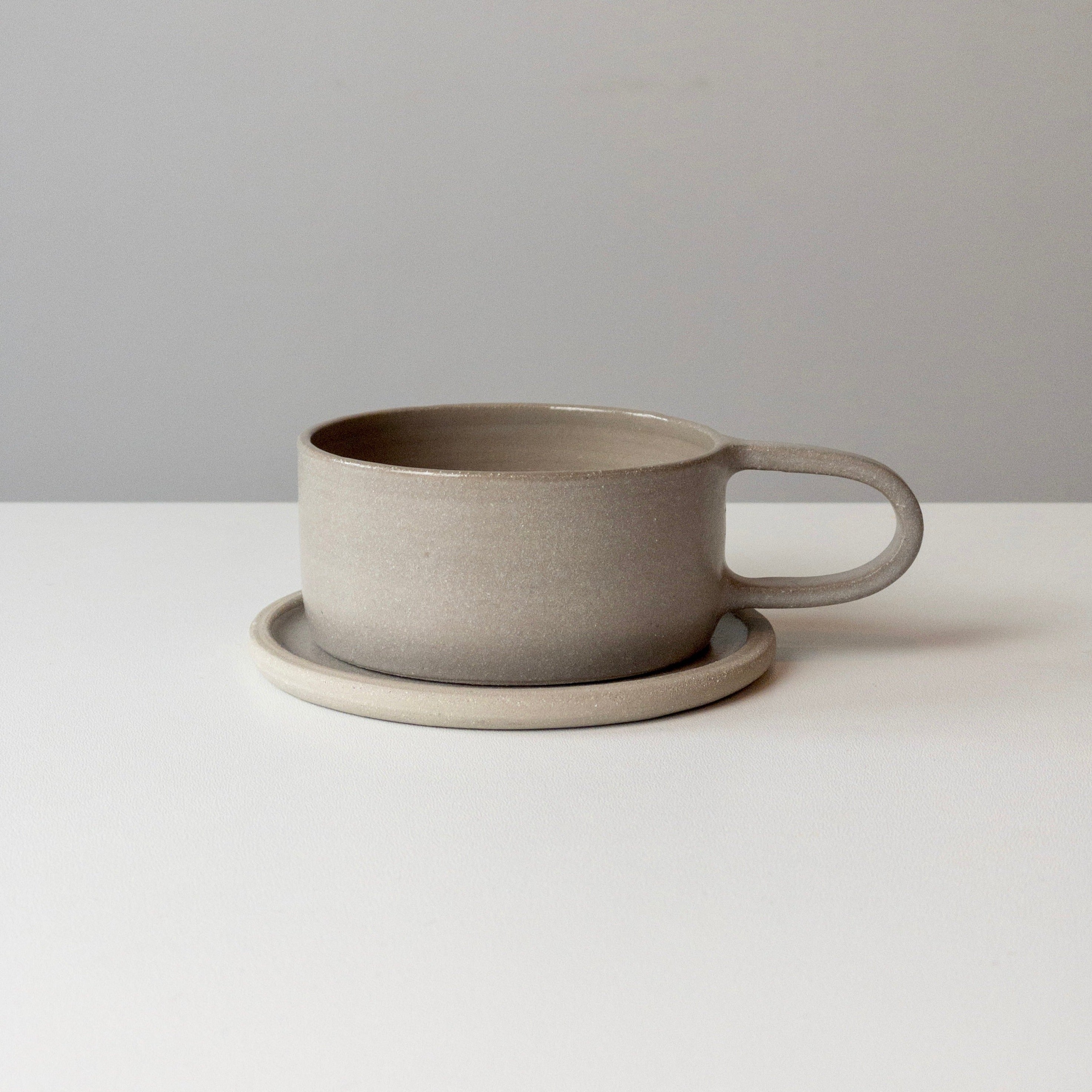 Tasse mit Untersetzer - Helles Anthrazit