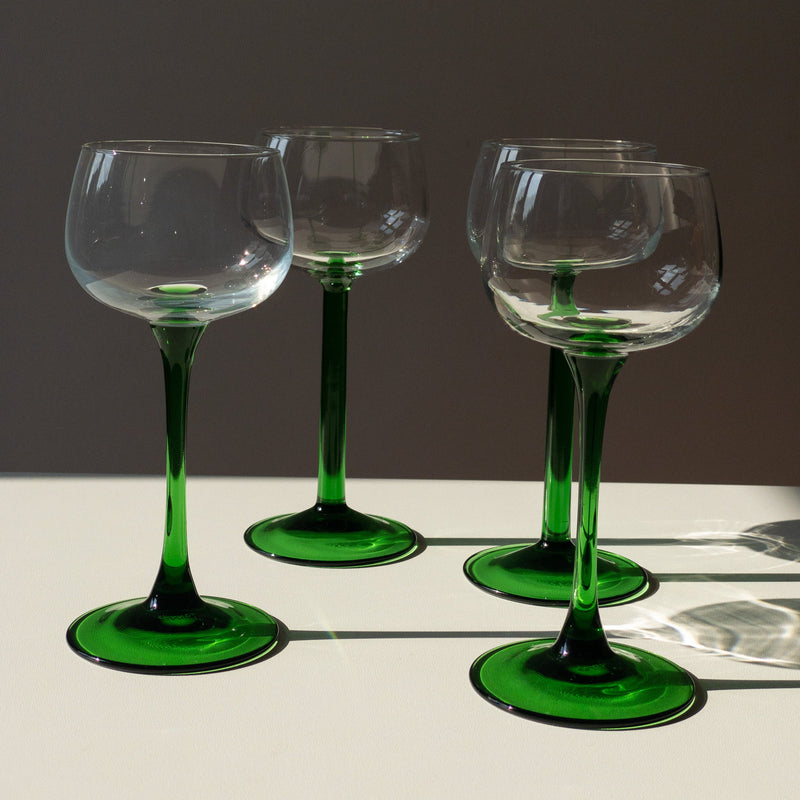 2x Vintage Luminarc wine glasses - straight stem