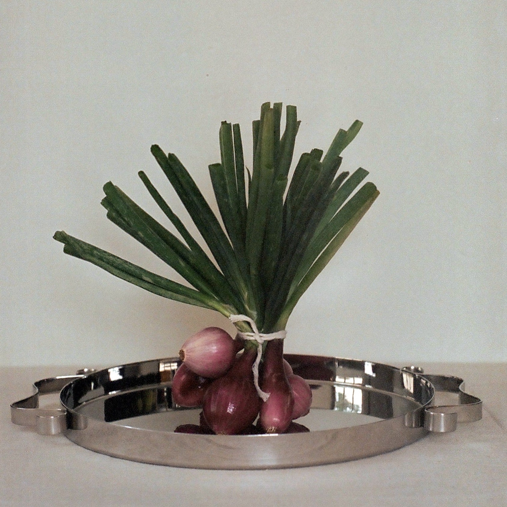 Squiggle serving tray