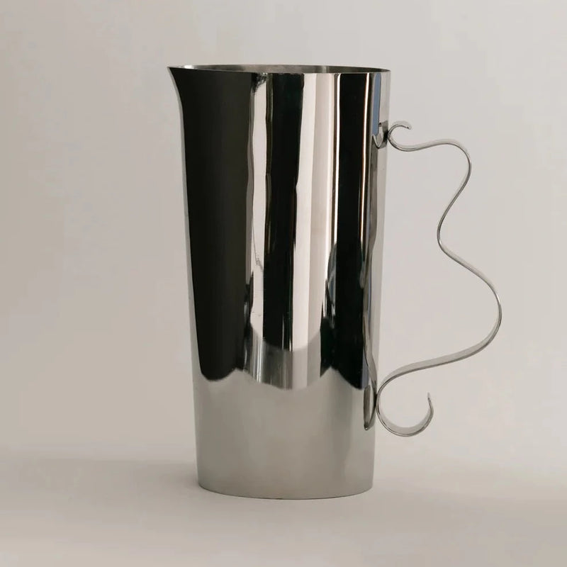 Squiggle Pitcher