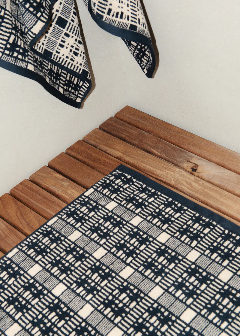 Alma Bath Mat - Black/Ecru