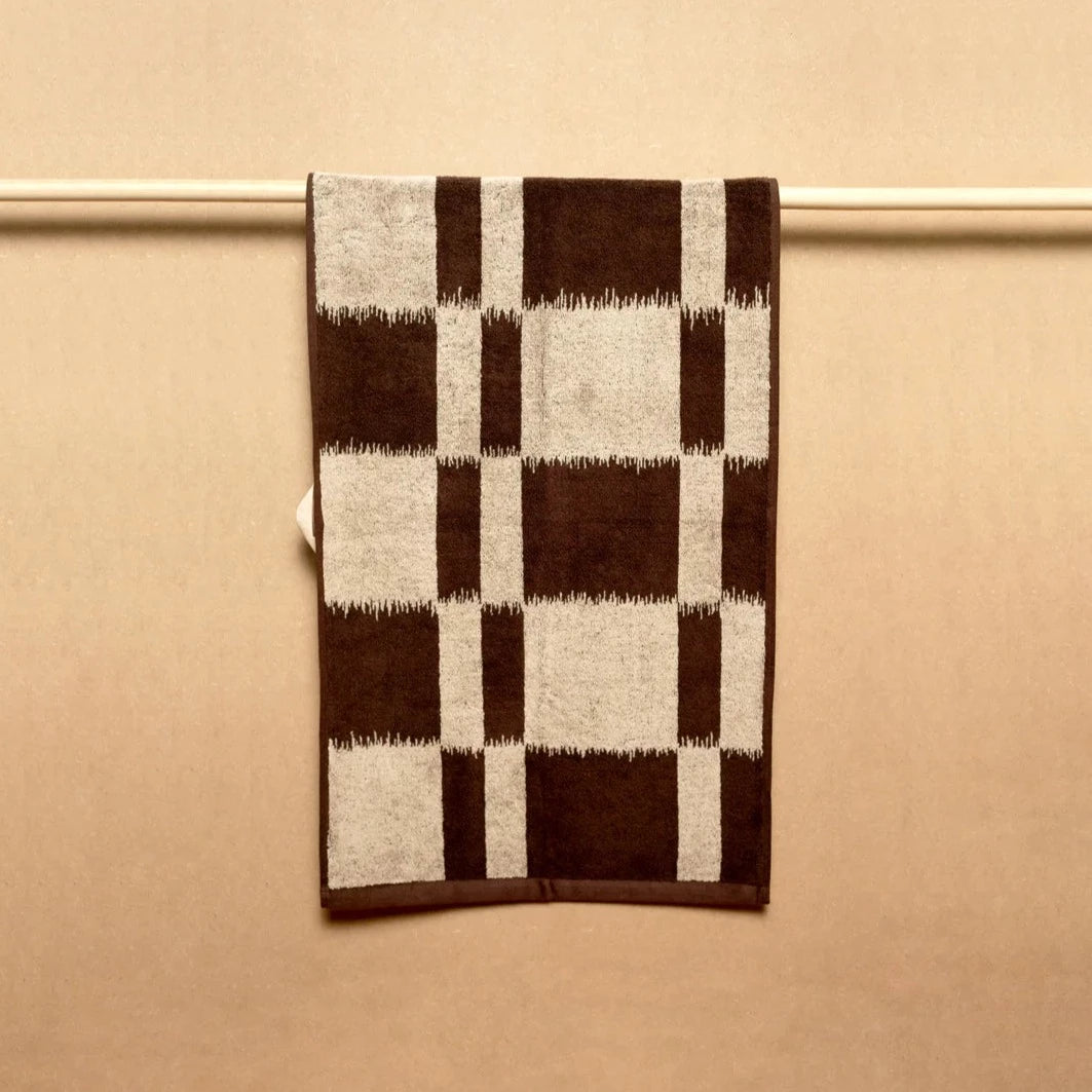 Karin Handtuch - Walnut/Cream