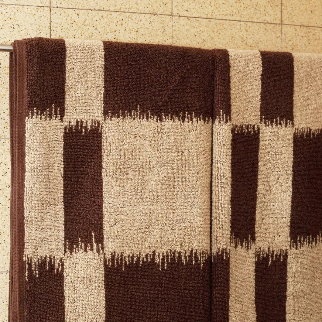 Karin Hand Towel - Walnut/Cream