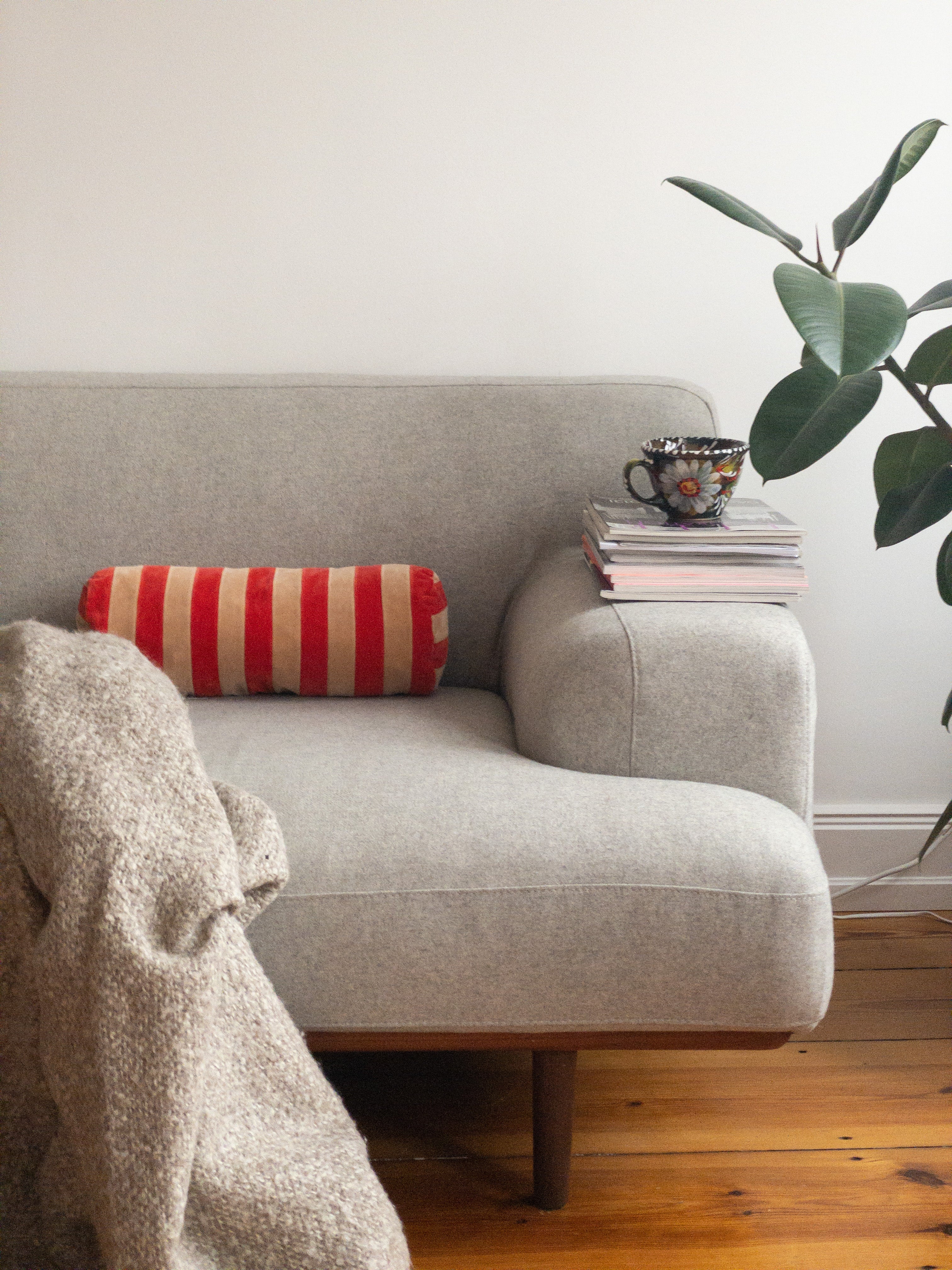 Bolster - Tomato/Beige
