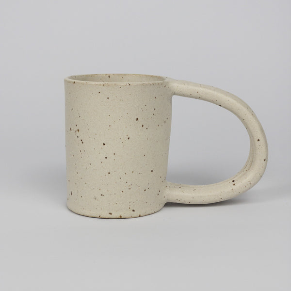 Miyelle handgefertigte Tasse aus Keramik im Concept Store HUMAN NEST Curated Design