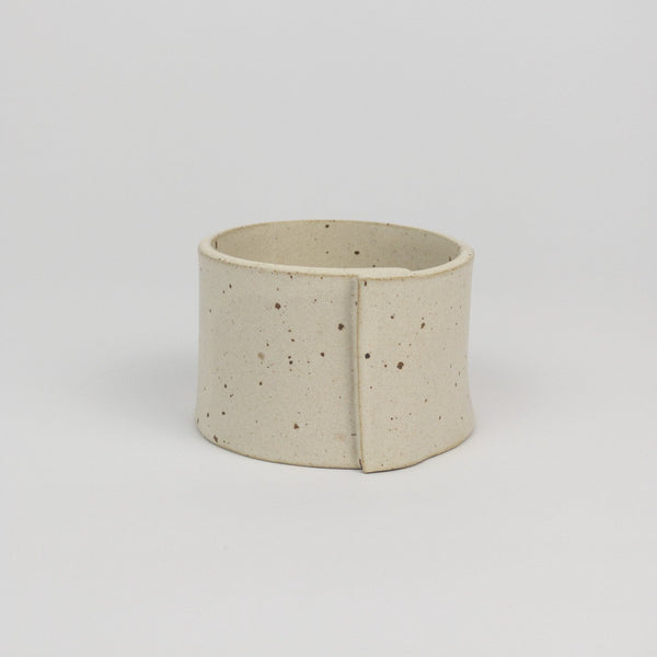 Miyelle handgefertigte Tasse aus Keramik im Concept Store HUMAN NEST Curated Design