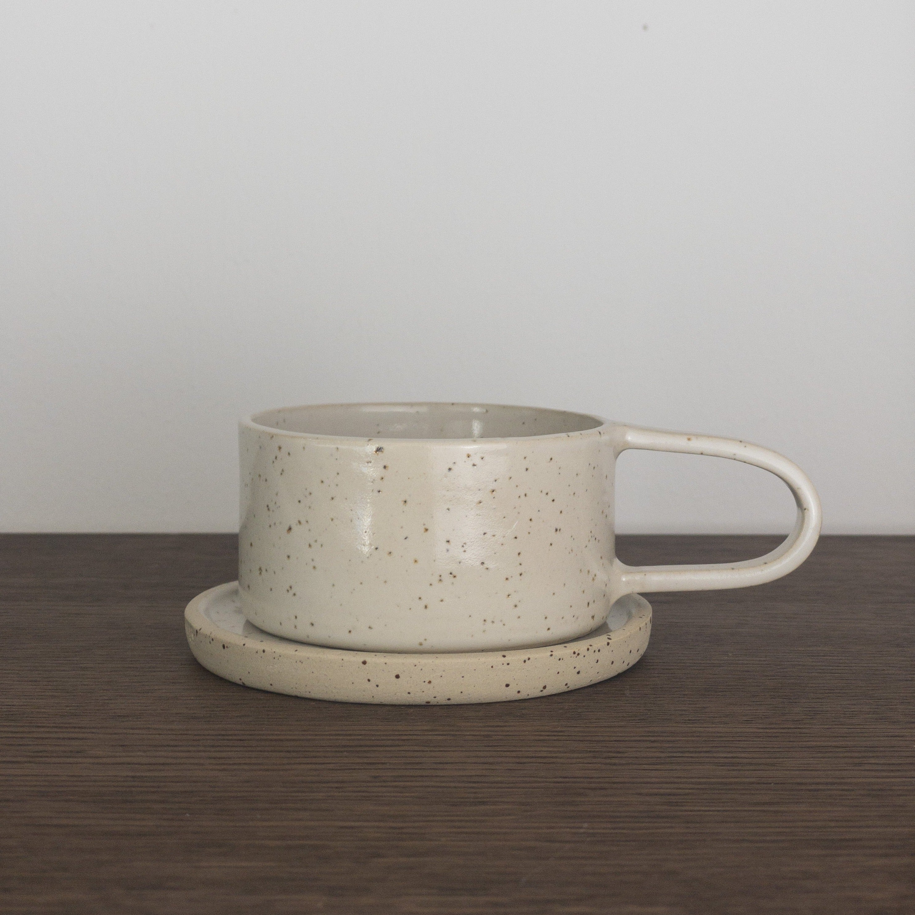 Tasse mit Untersetzer - mit Pigmenten